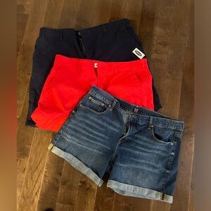 🚨Flash Sale🚨Gap & Old Navy shorts bundle-XL/size 14. 1 Denim + 2 chinoEUC/NWT.